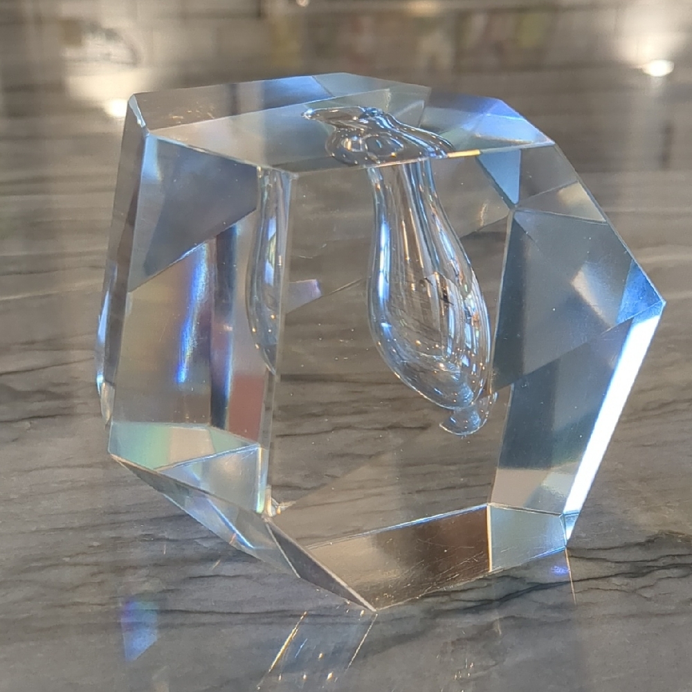 Crystal Art Sculpture with Intricate Design